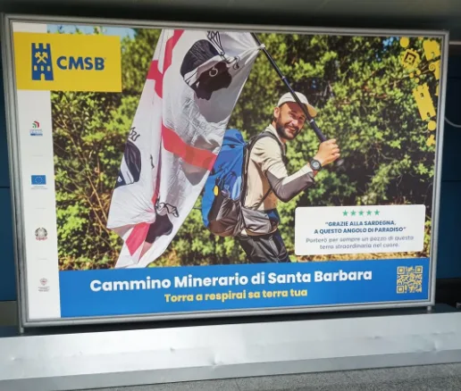 Cartellone del Cammino Minerario in aeroporto